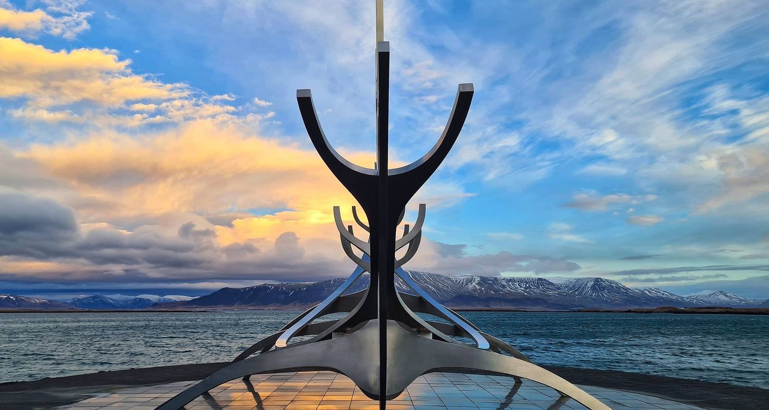 5 Days Private tour Reykjavik, Golden Circle and South Coast Tour (Winter)