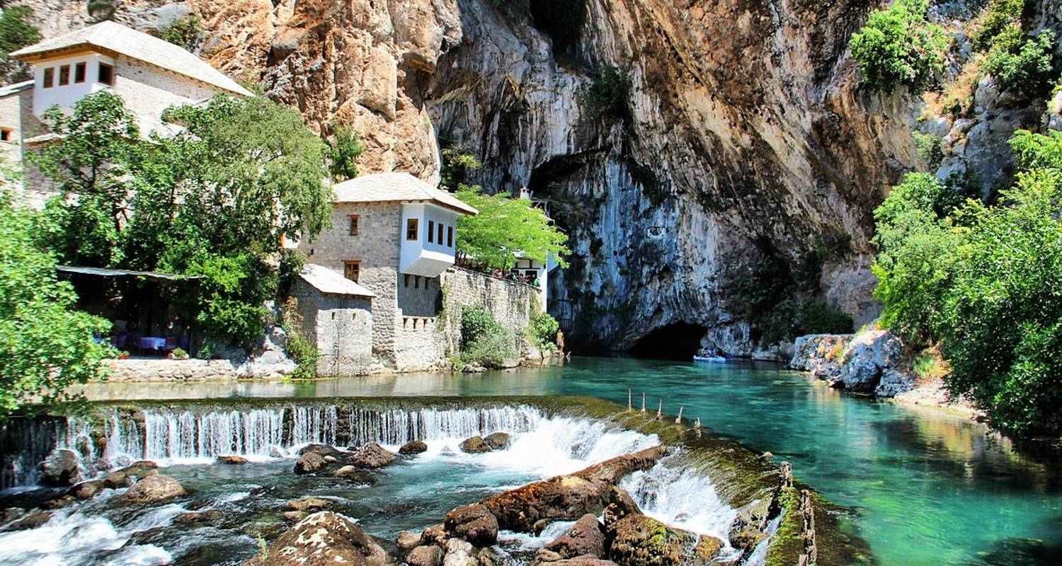 ¡Descubre Bosnia! Microexcursión de 3 días para todas las estaciones desde Split. Visita Mostar, Blagaj, Pocitelj, Kravica, Medjugorje, Scit, Mogorjelo, Omis. sitios de la UNESCO. - Monterrasol Travel