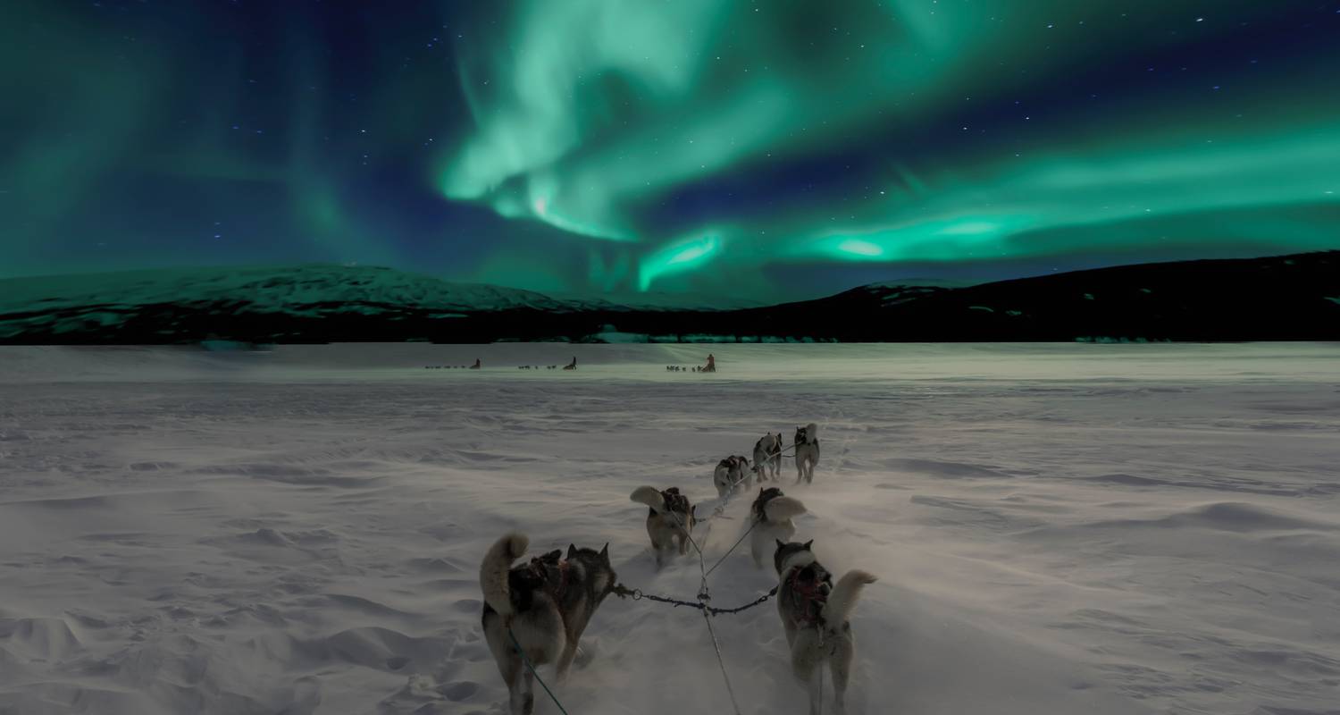 On the Hunt for the Northern Lights in Russia - Penguin Travel