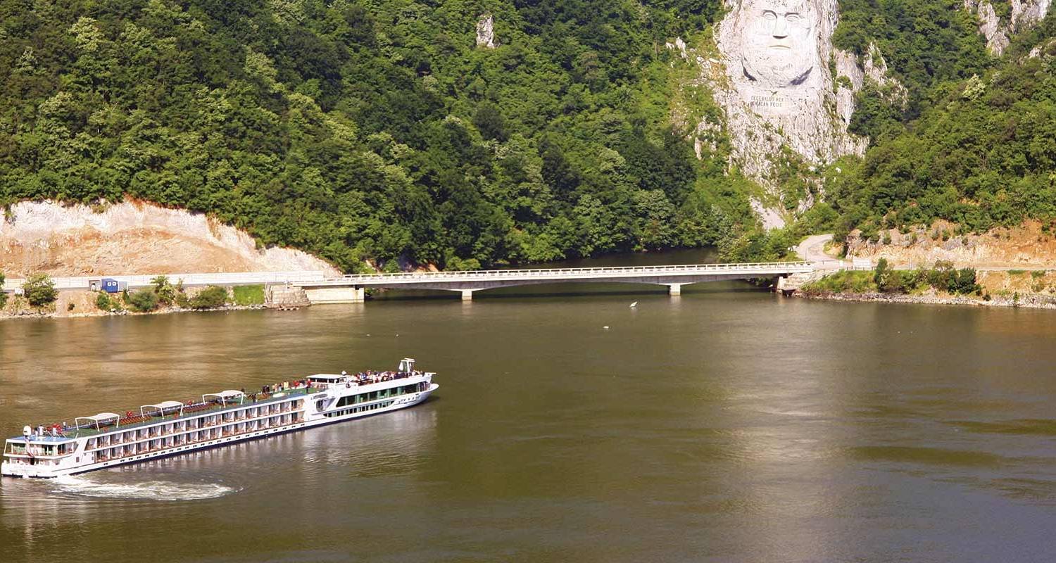 Black Sea Explorer with Transylvania - Welcome to Budapest - Scenic Luxury Cruises & Tours
