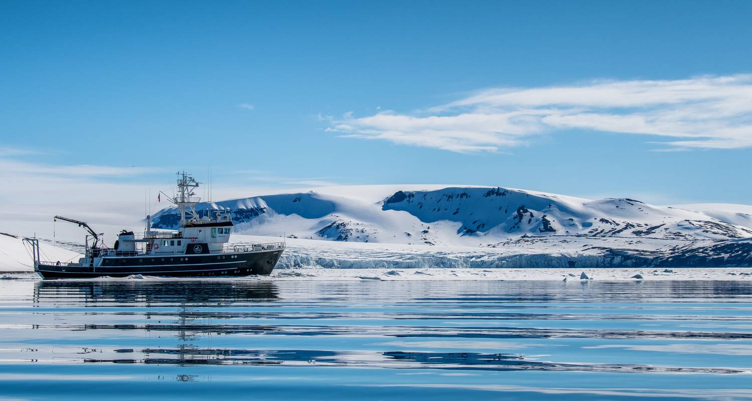 Natural Wonders Of Svalbard Expedition Micro Cruise with 12 Guests on Kinfish - Secret Atlas