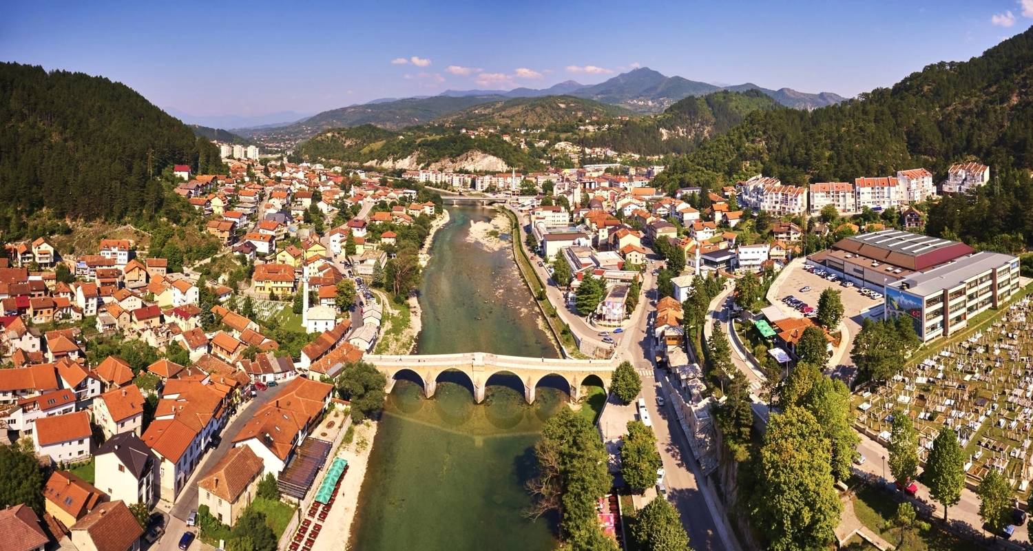 All seasons 3 days Bosnia tour from Mostar to Sarajevo, Travnik and Jajce. Bosnia-Herzegovina mini-tour to visit the most important places.