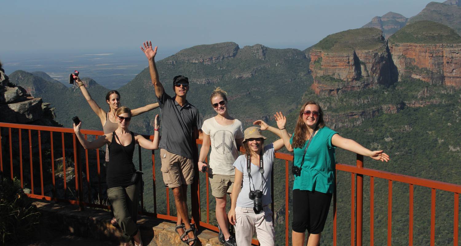 24 DAY - SOUTHERN AFRICA OVERLAND TOUR / ACCOMMODATED (Namibia, Botswana, Zimbabwe & South Africa)