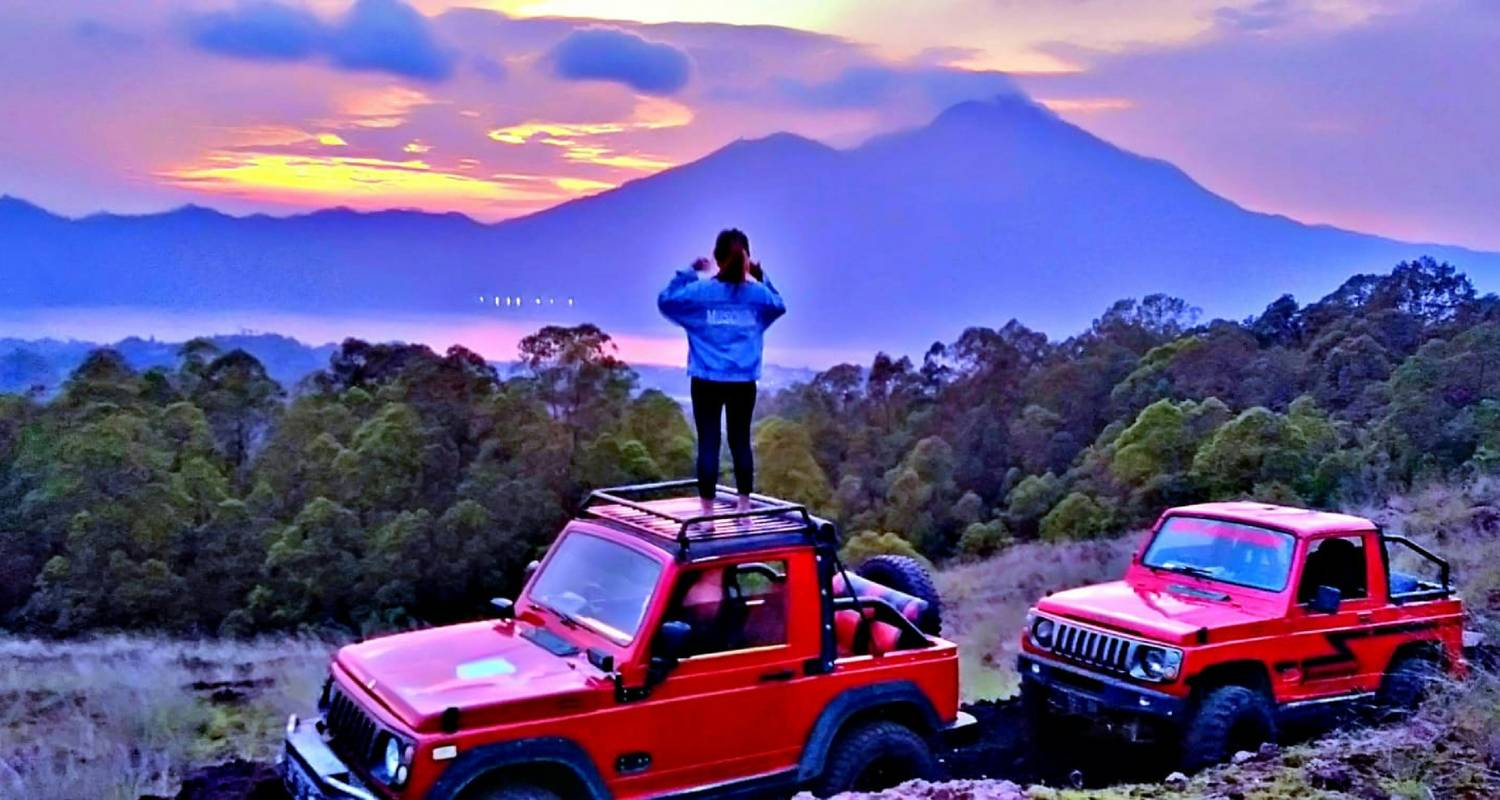 Excursion privée en jeep au lever du soleil sur le mont Batur et aventure dans la lave noire - Krisna Bali Trekking