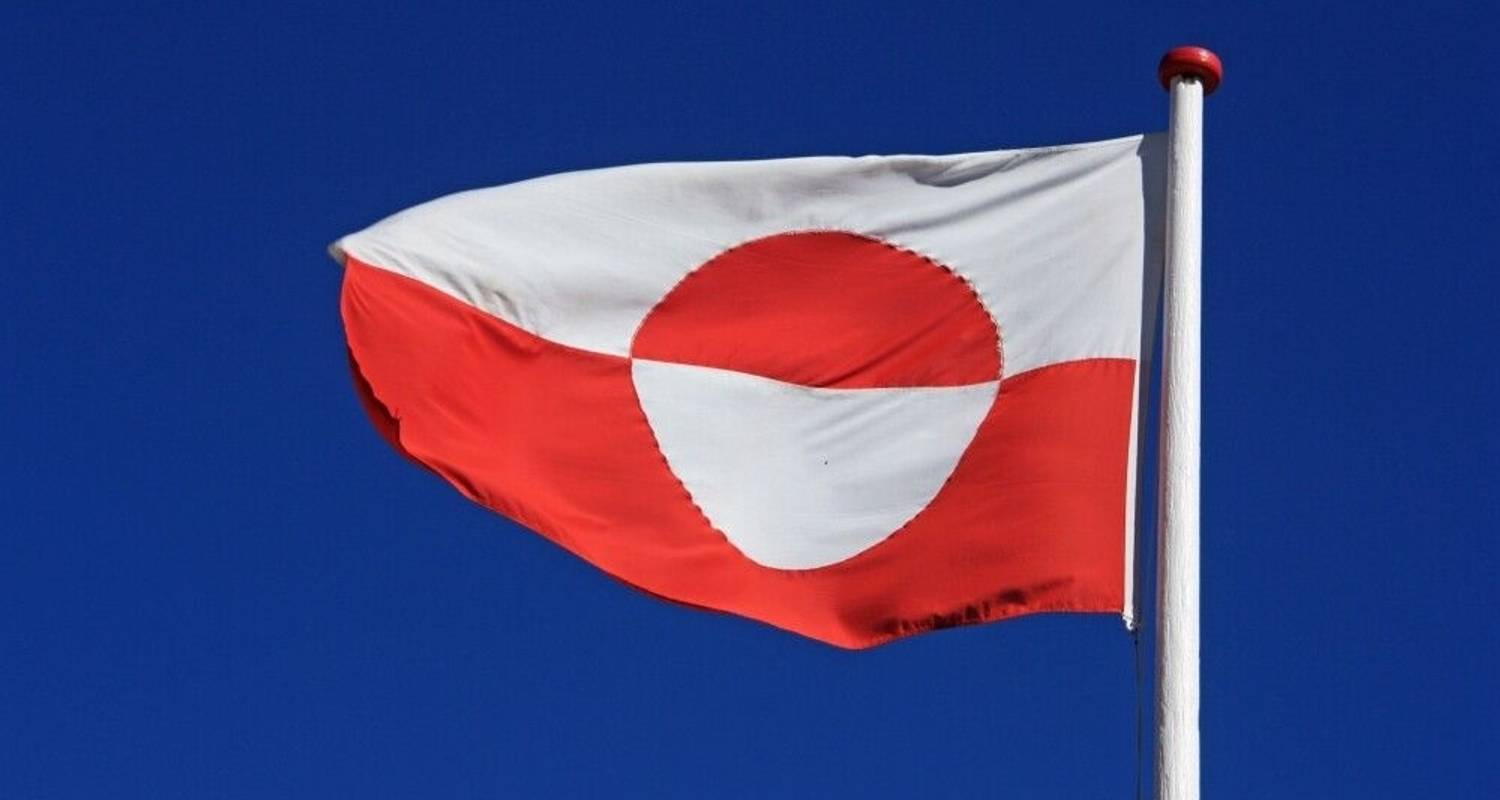 Inuit, Icebergs and Northern Lights