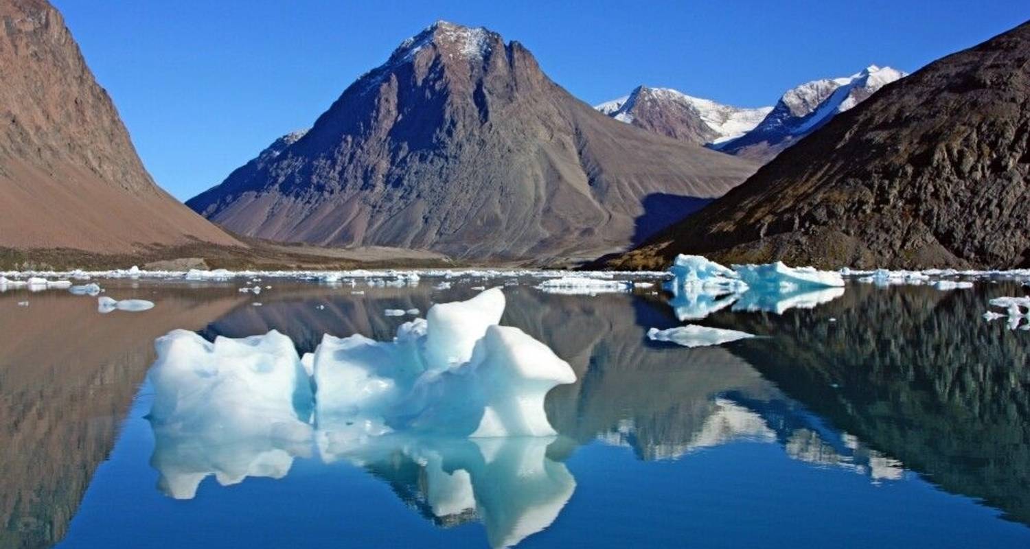 Inuit, Icebergs and Northern Lights