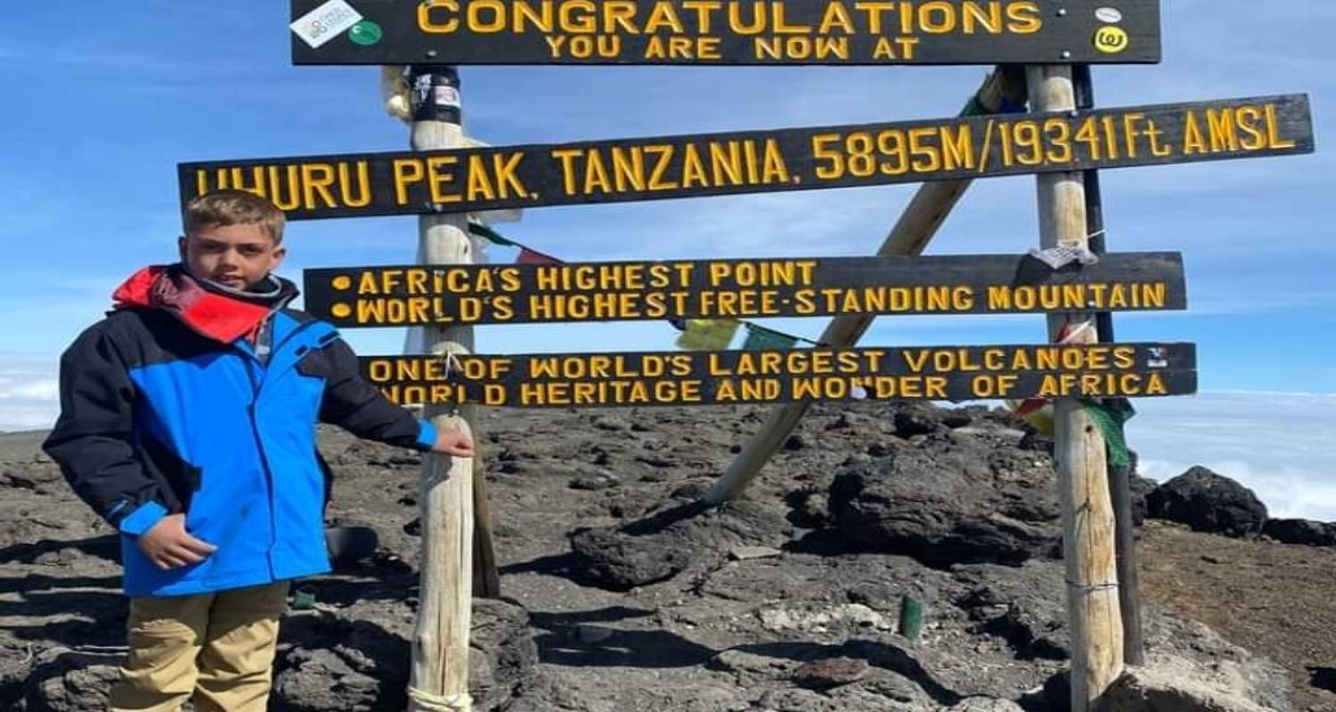 11 jours d'ascension du Kilimandjaro par la route du circuit nord. - tous les hébergements et transports sont inclus - Click Expeditions