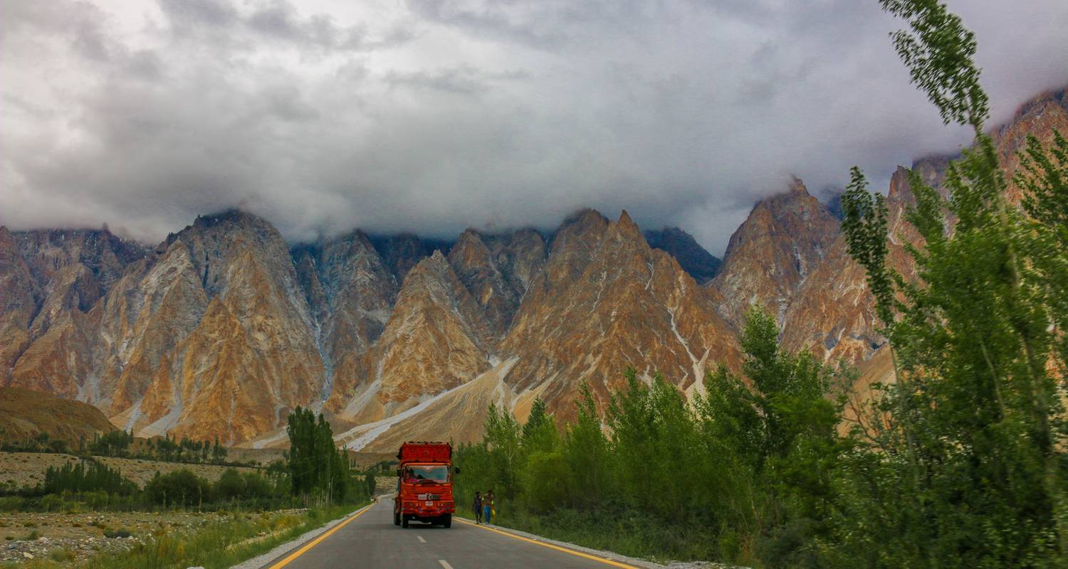 Backpackers guided tour to Pakistan