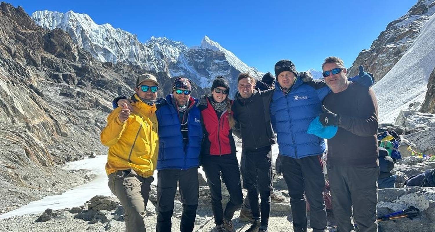 Excursionismo por los Tres Altos Pasos del Everest 16 días - Sherpa Expedition Teams