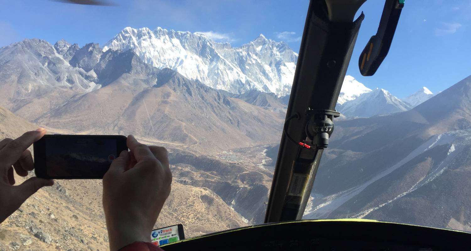 Everest Helicopter Tour with Kalapatthar (5644 m) Landing by World