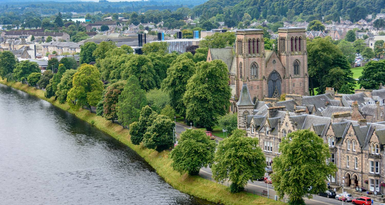 10-Day Scotland Tour: Castles, Golf, and Loch Ness Adventure