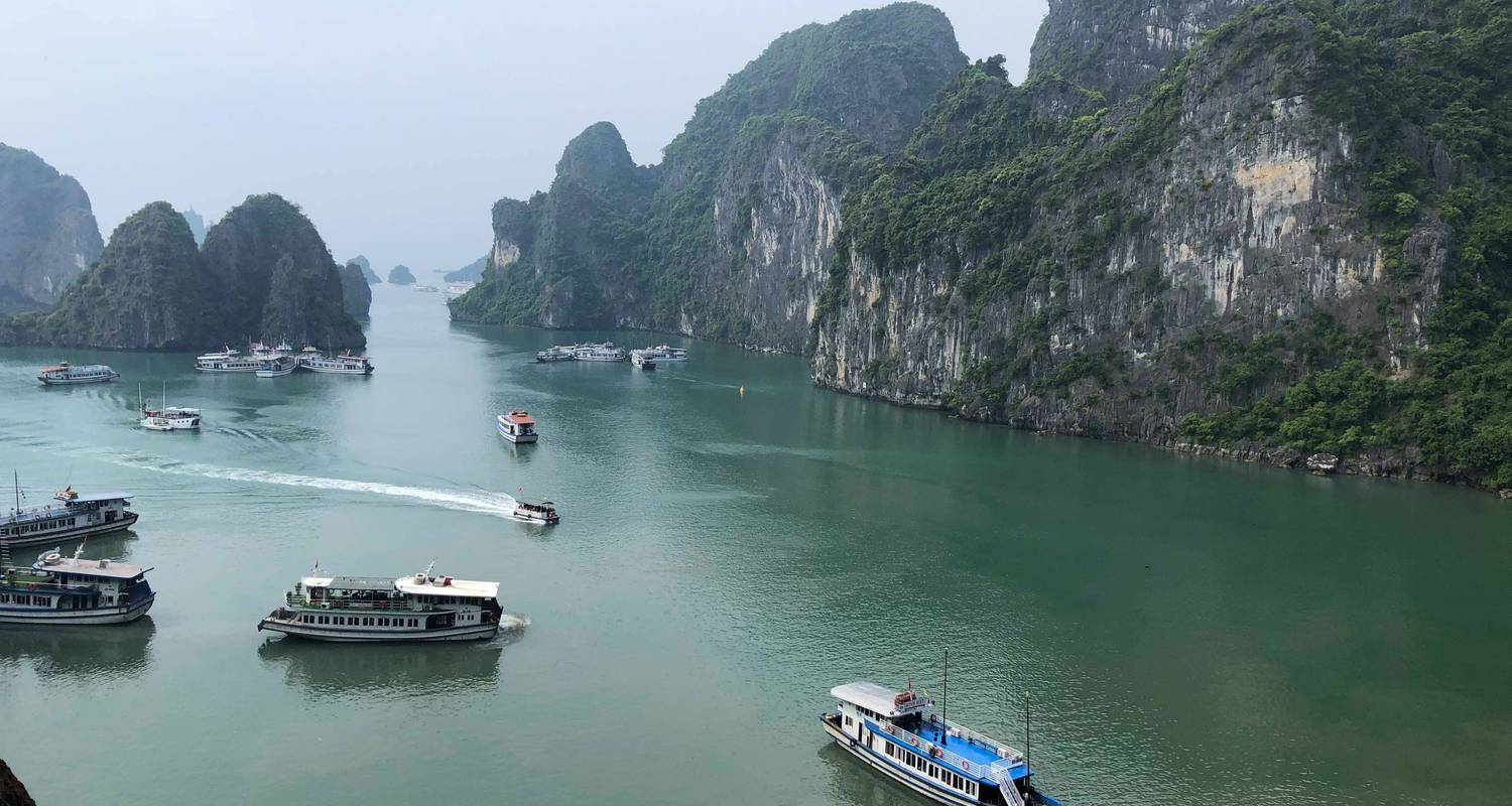 Halong-Bucht mit Höhle, Kajakfahren und Schwimmen - Old Quarter Travel