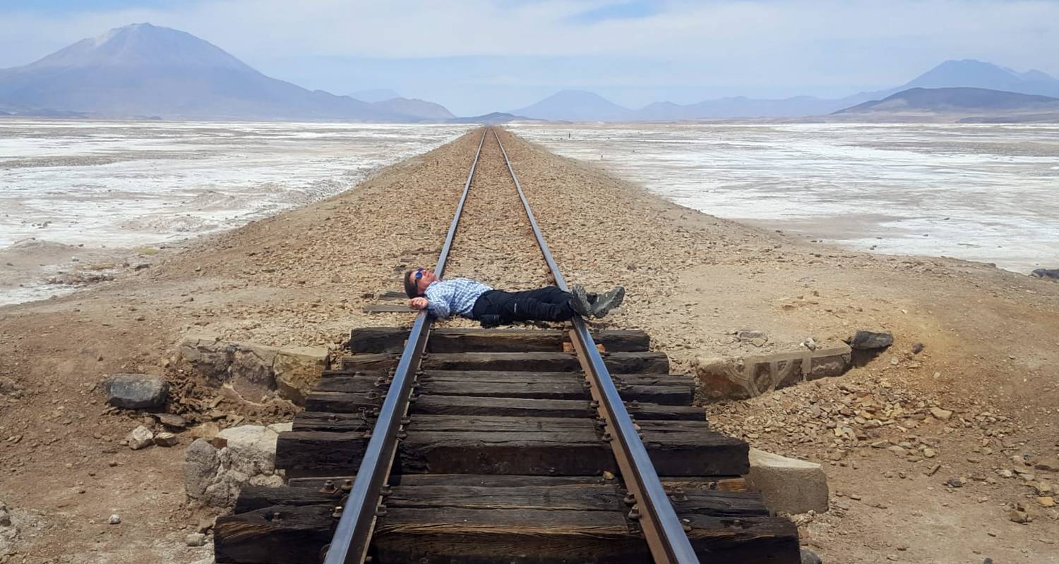 Tour Privado con Alojamiento en Albergues - 4 días en el Salar de Uyuni y las Lagunas de Colores - Uyuni Adventure 