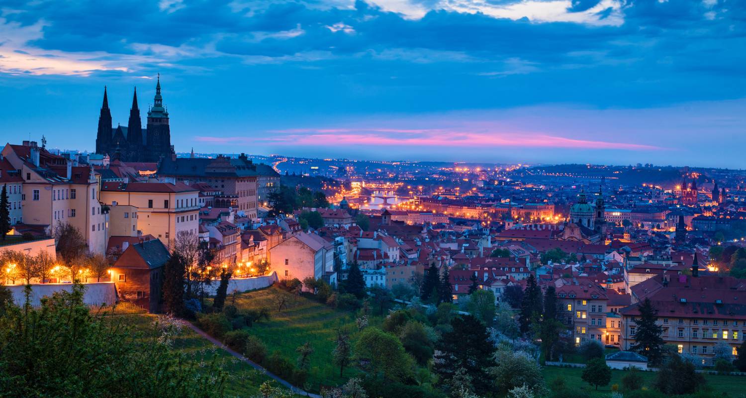 Best of Czech and Austria (Prague, Salzburg, Hallstatt and Vienna)