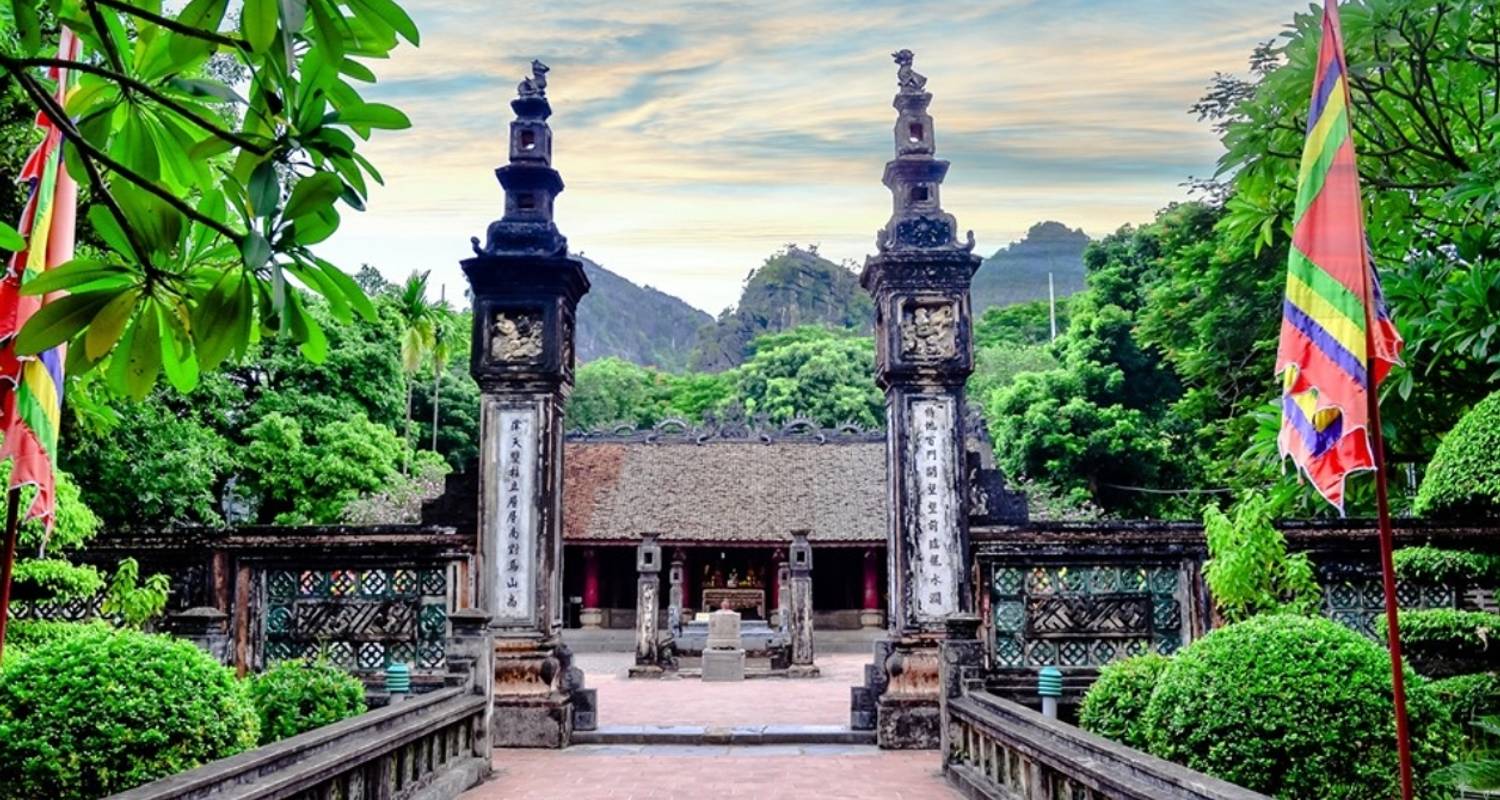 Día fuera de la ciudad en Ninh Binh: Hoa Lu, Cueva de Mua y Paseo en Barco por Trang An - Up Travel Vietnam