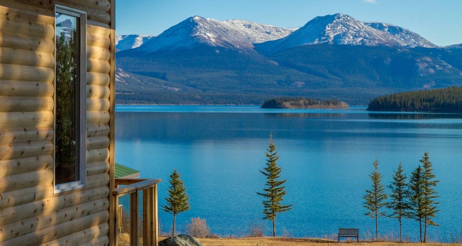 Retiro junto al lago en el País del Sol de Medianoche desde Vancouver - Landsby