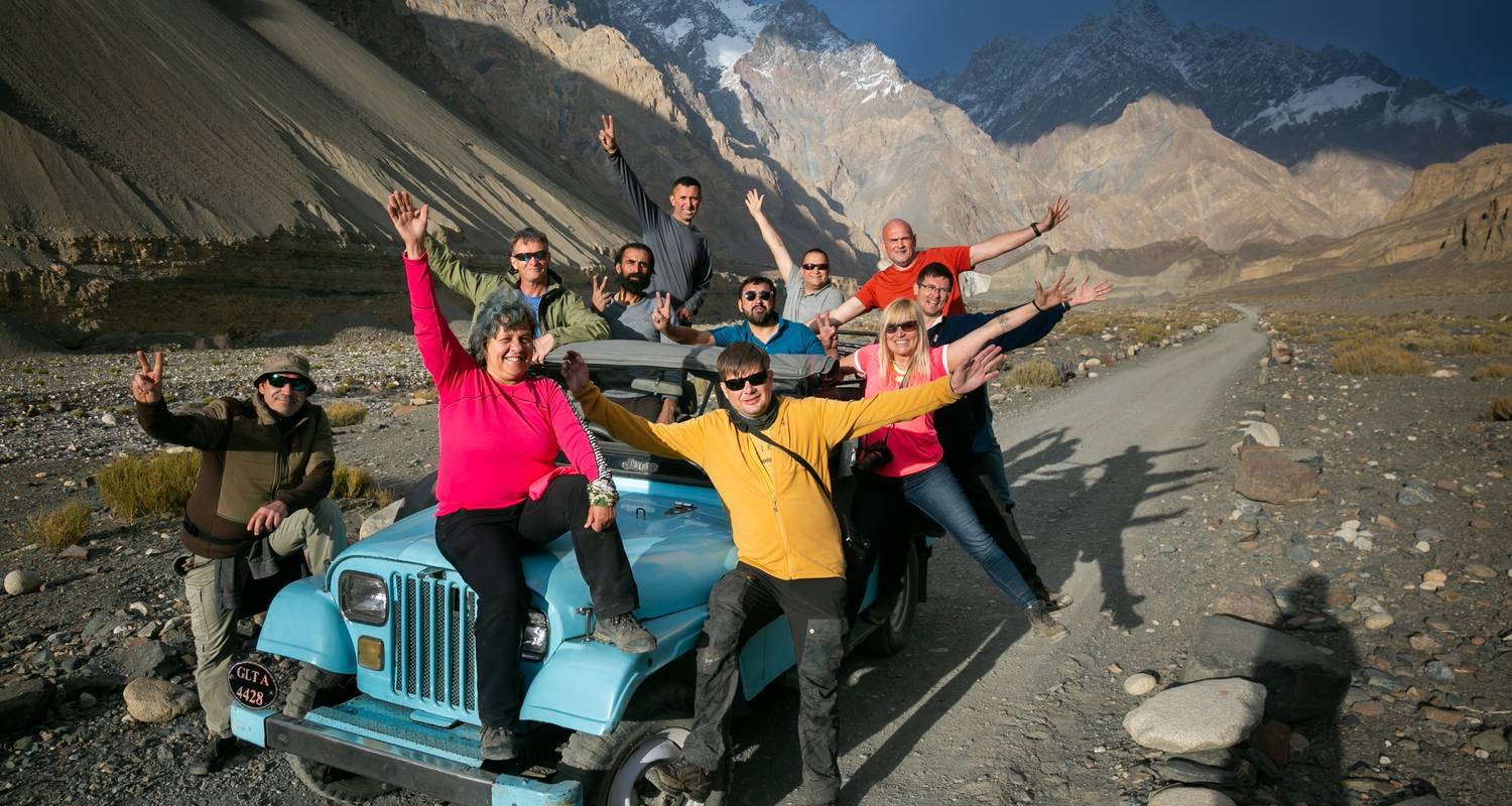 Elite Escapes: VIPdurch Hunza Pakistan für anspruchsvolle internationale Reisbis - Crossroads Adventure 