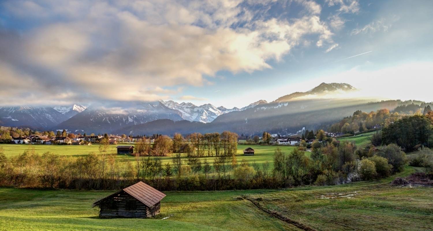 Guided Alpine Crossing on the E5 - The Classic Hut Tour from Oberstdorf to Merano - World of Mountains GmbH