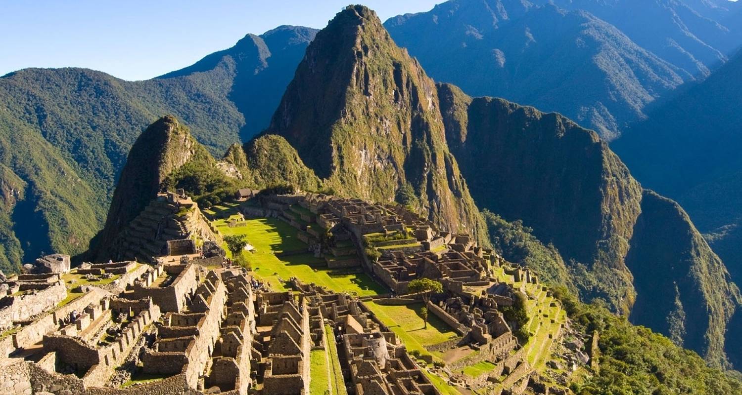 Sacred Valley, Machu Picchu and Huayna Picchu 2 Days / 1 Night - Crossover Peru