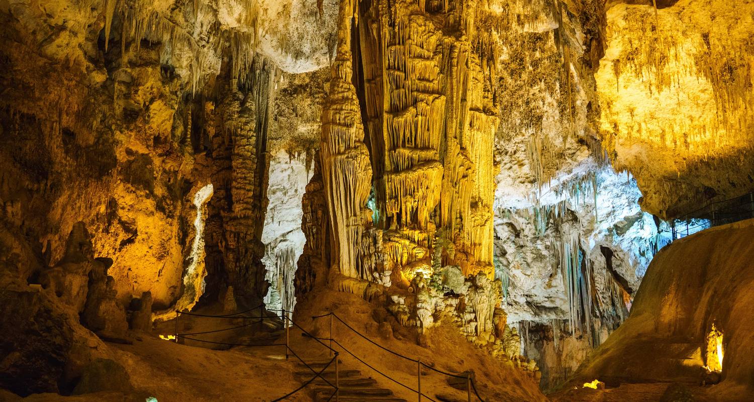 Cerdeña y San Pietro: Viaje por carretera a la Isla Oculta (11 destinations) - journaway