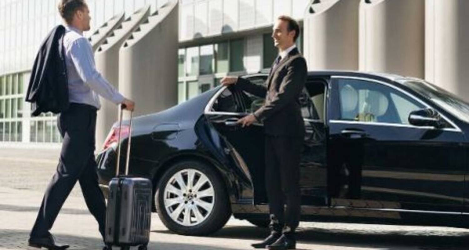 Private Transfer from CasaBlanca to Fez Airport or city - Omega Tour