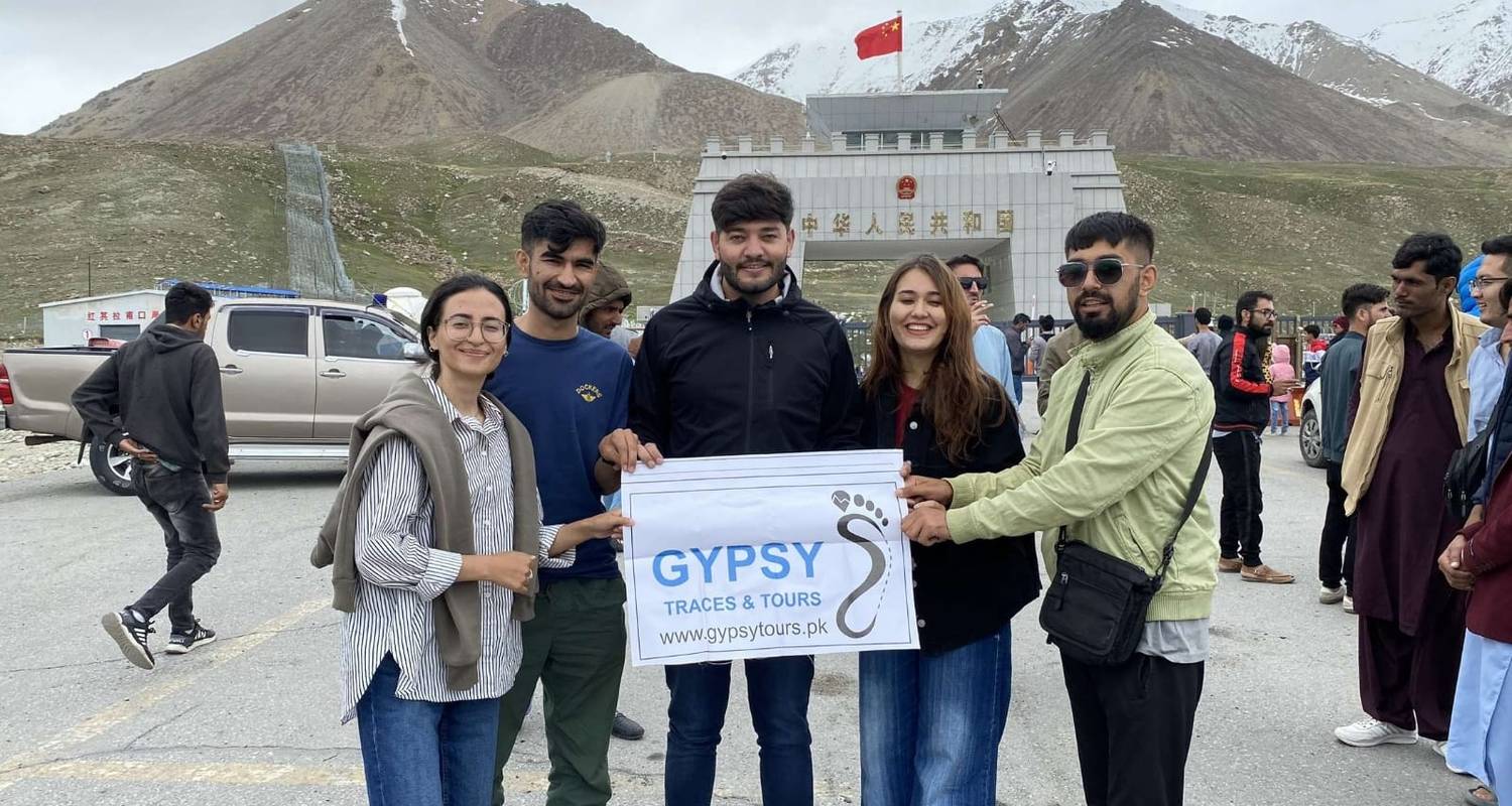 Luxury Pakistan to China Tour: From Karakoram to Pamirs