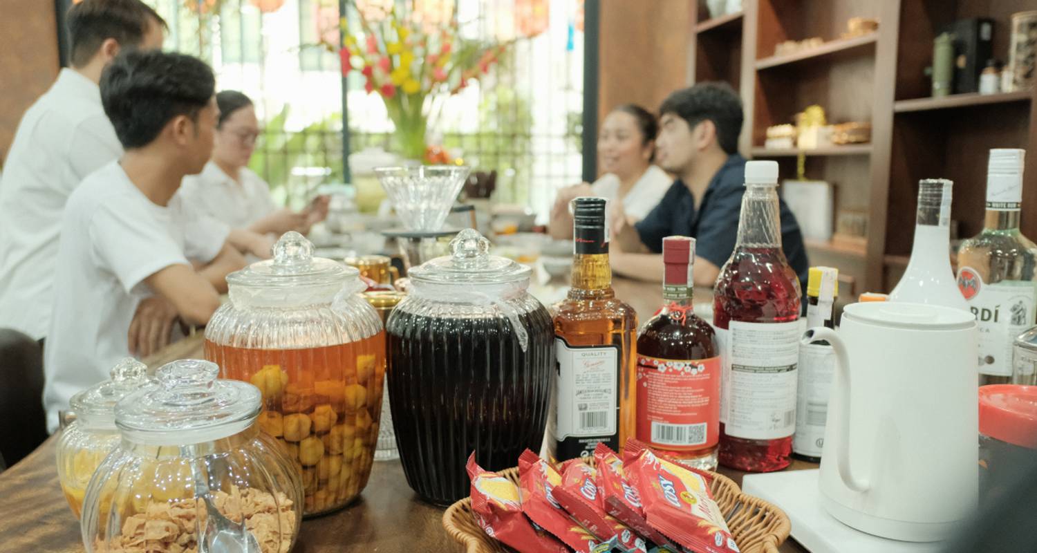 Sip, Stir, And Savor Hanoi : cours de cocktails avec repas léger et transferts inclus - Up Travel Vietnam