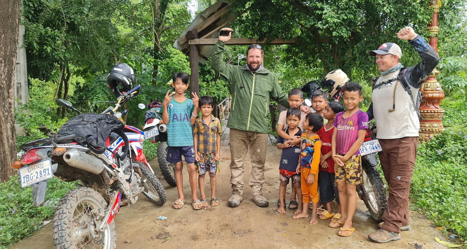 3-Daagse Uncharted Cambodja Dirt Bike Tour van Siem Reap naar Battambang, Pursat - VietLong Travel