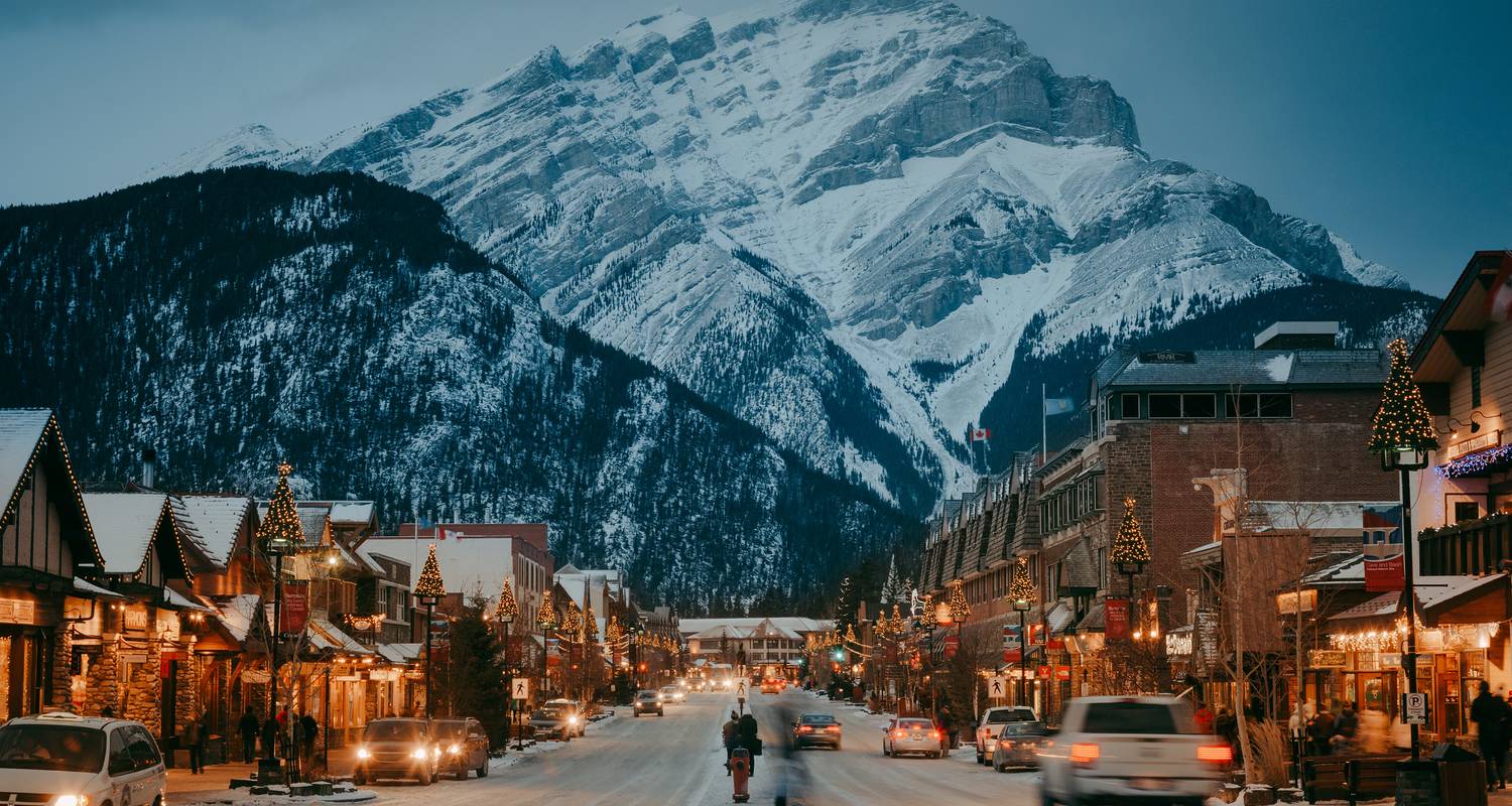 Circuit Premium au Yukon pour les aurores boréales et les Rocheuses à l'occasion de Noël - Discover Canada Tours