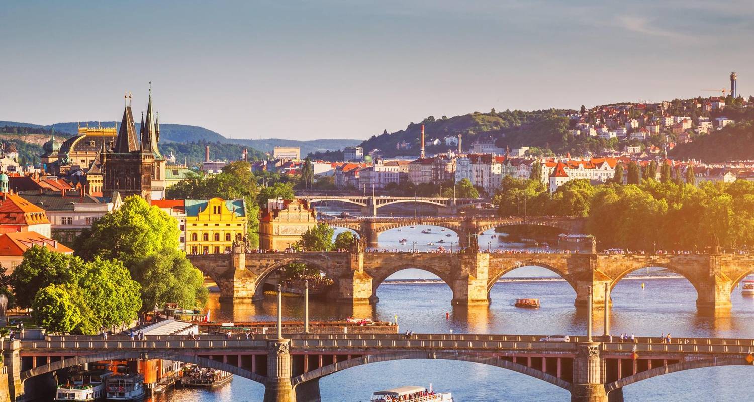 Capitales Imperiales: Budapest, Viena y Praga Tour Privado - Omega Tours