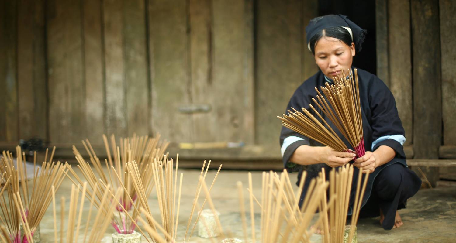 THE LIMESTONE MOUNTAINS AND HANDICRAFT VILLAGES OF CAO BANG - Vietnam Responsible Tourism