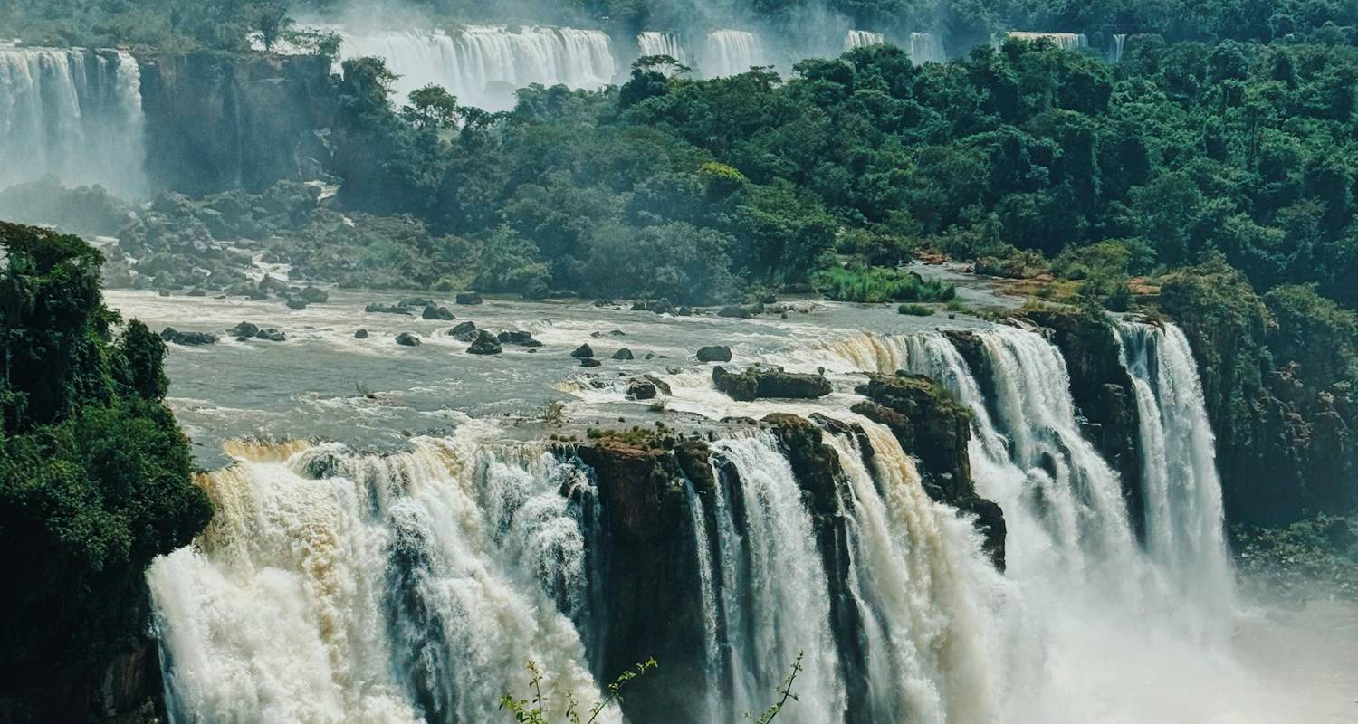 2 días Cataratas del Iguazú: Viaje en HELICÓPTERO y billete de avión desde Buenos Aires - Signature Tours