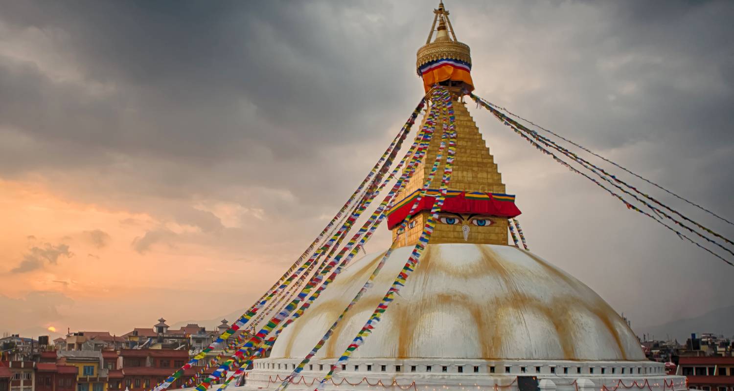 Bhaktapur Durbar Square und Boudhanath Stupa - Himalayan Trekking & Tours