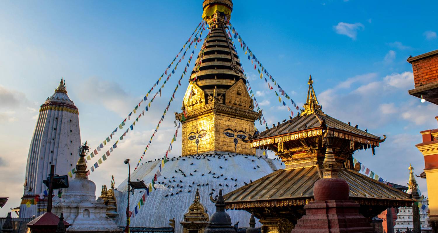 Chandragiri Tempel mit Affen-Tempel (Swayambhunath) - Himalayan Trekking & Tours