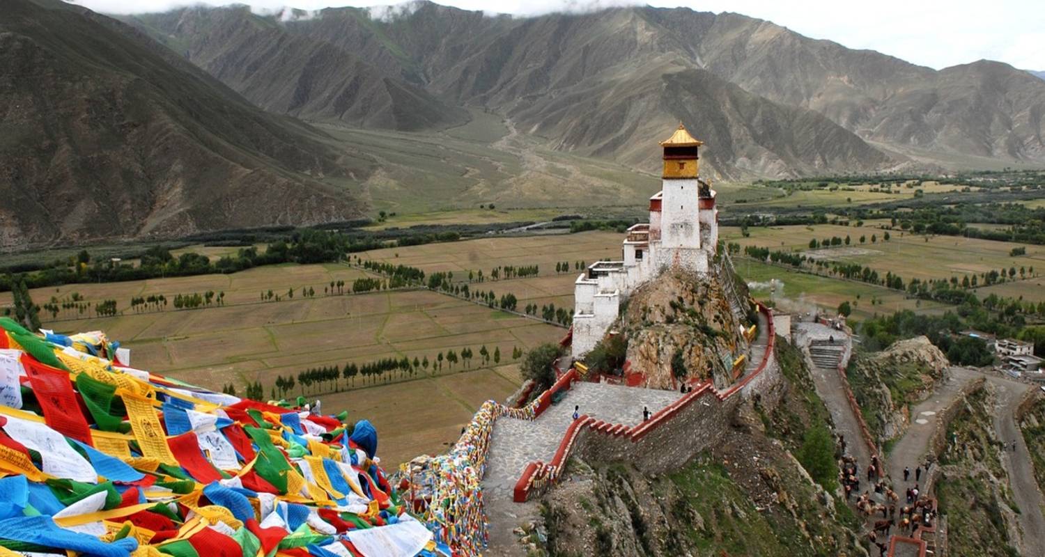 THE SPIRITUAL JOURNEY OF TIBET: 6 DAYS TO EXPLORE THE CULTURE, MONASTERIES, AND INCREDIBLE LANDSCAPES - Receptivo Aborigen Tours