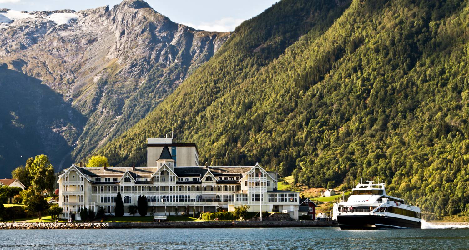 Best of Fjords & Historical Hotels