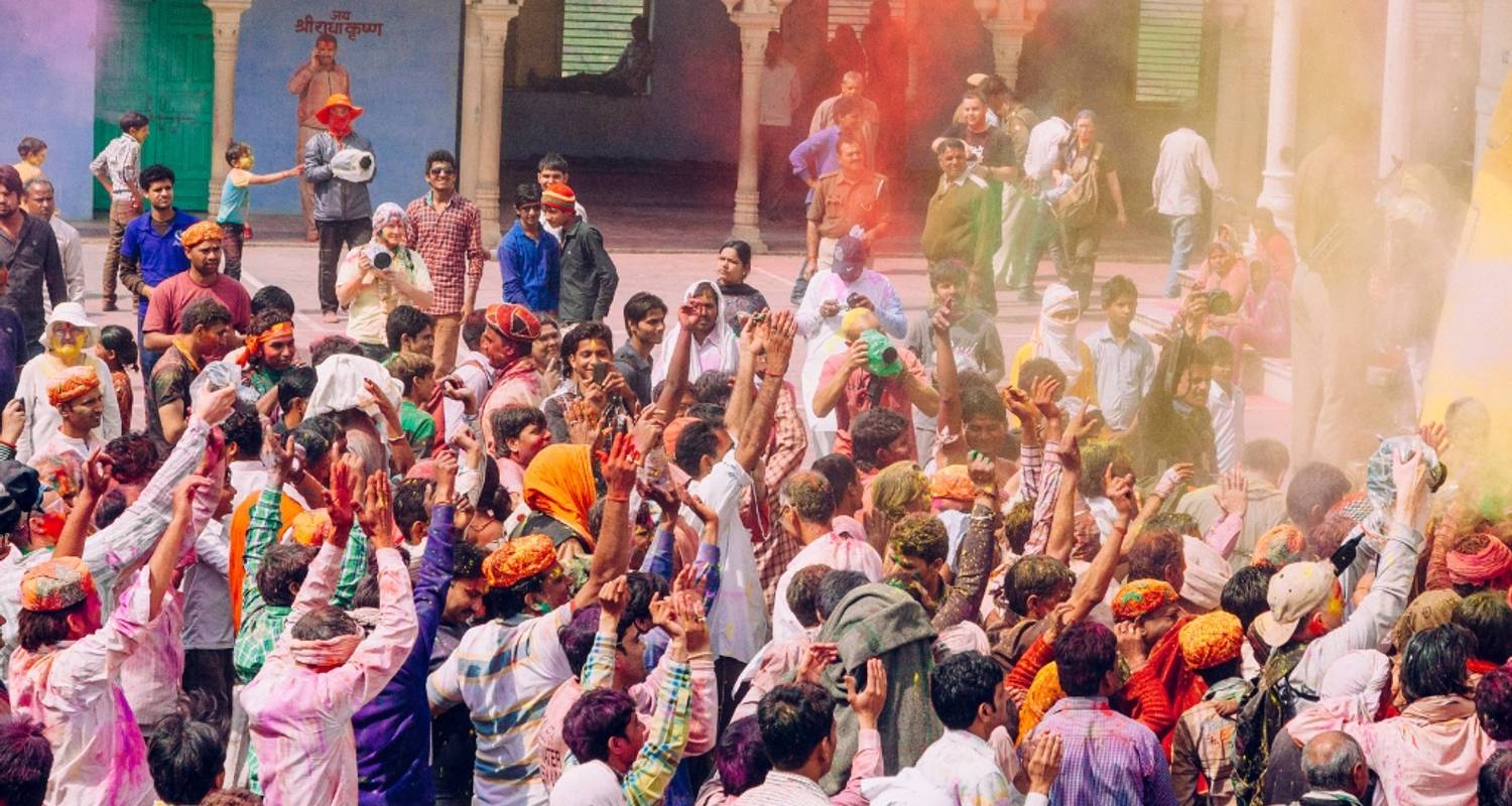 Mathura Vrindavan Holi Tour mit Taj Mahal - Yoganshi Travel