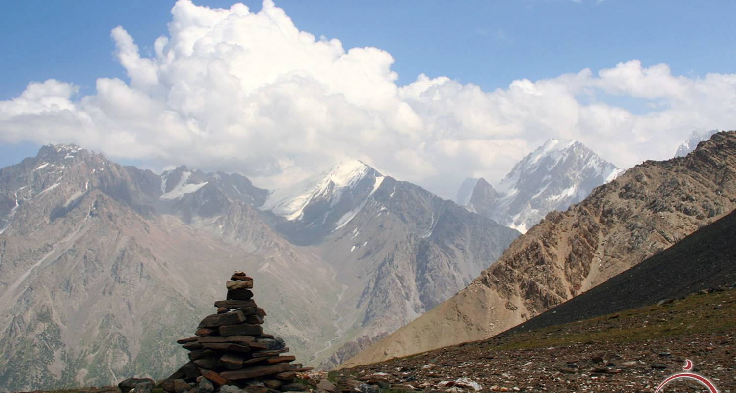 Trekking au pied du pic Aksu - Central Asia Travel LP 