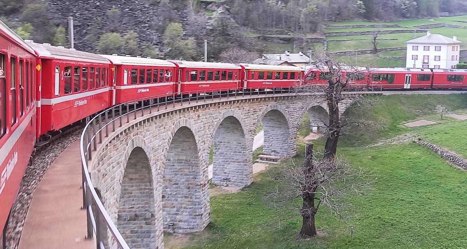 Lacs, lagunes et montagnes :  Lacs de Côme et de Garde, train de la Bernina et Venise. Circuit en petit groupe - Taotravel