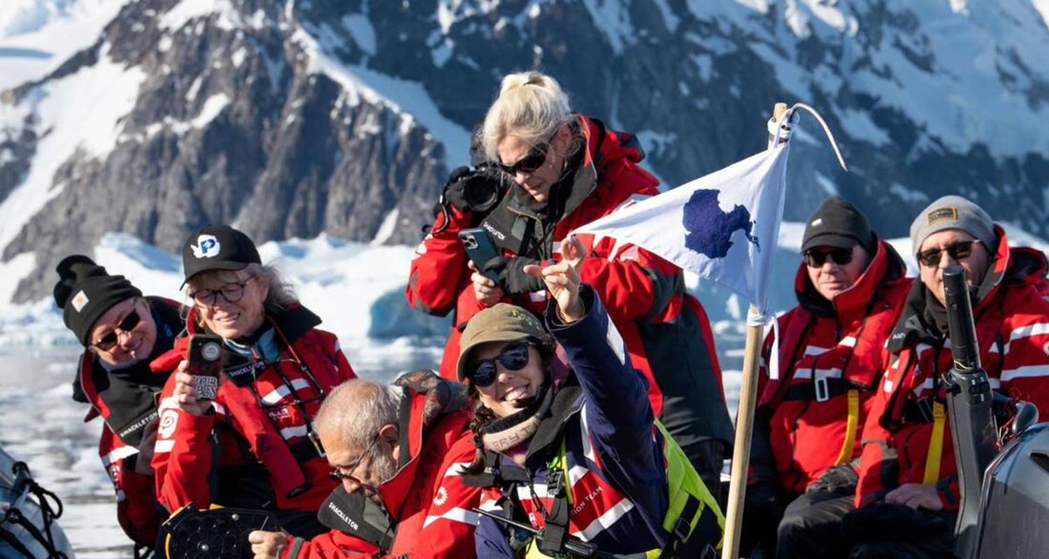 Le meilleur de l'Antarctique : Voyage à la rencontre des baleines (14 destinations) - Intrepid Travel