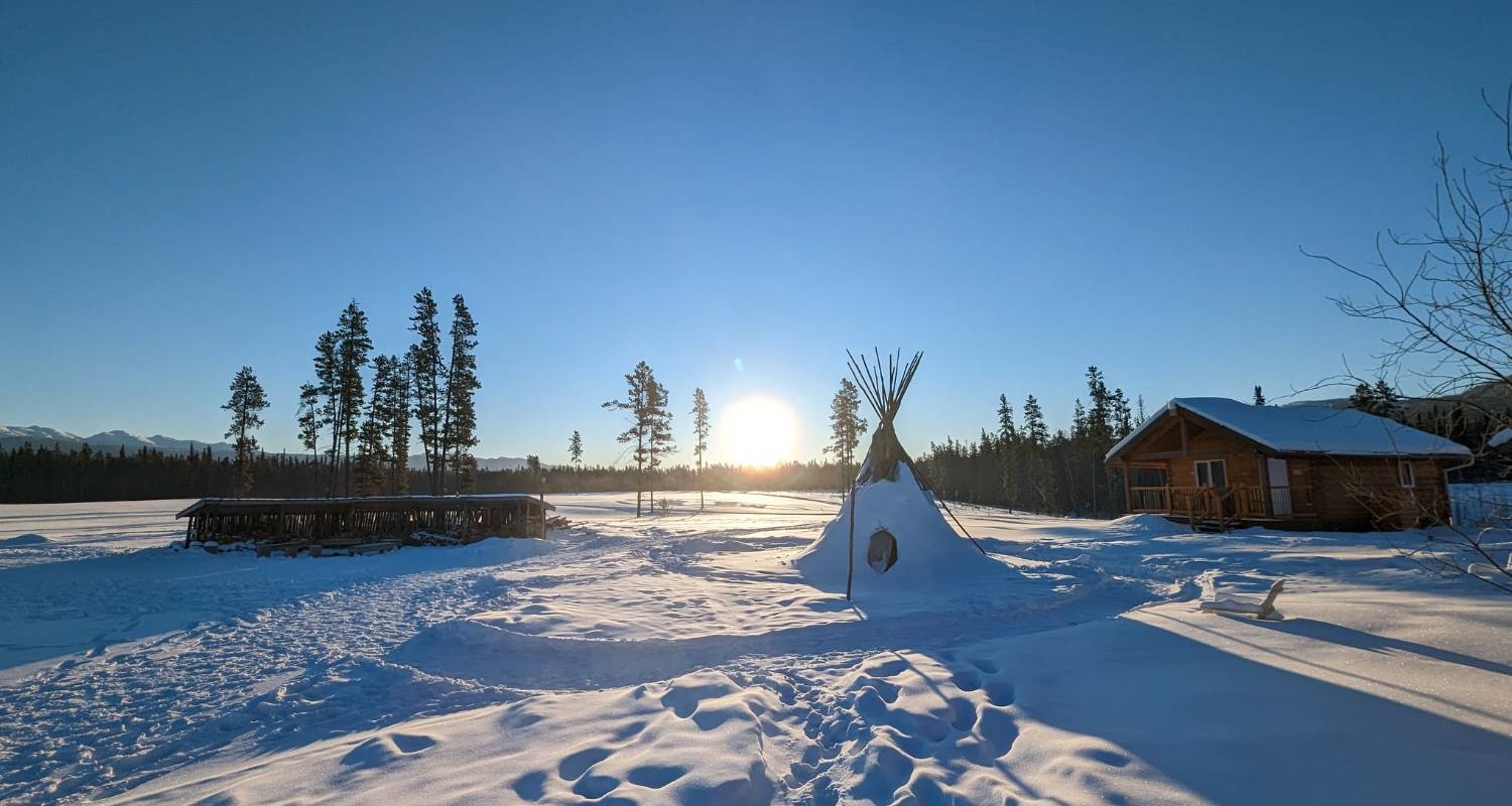 Un Yukón inolvidable: Avistamiento de auroras en un albergue del norte - Landsby