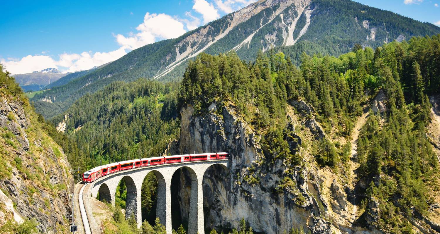 A leisurely hike through the Upper Engadine: the mountain world of St. Moritz 7 Days