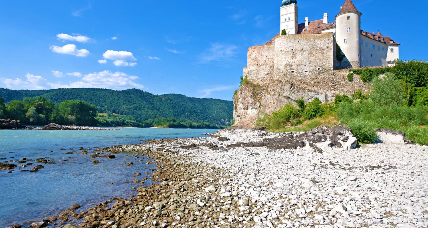 Danube Cycle Path: From Passau to Vienna with Charm 8 Days