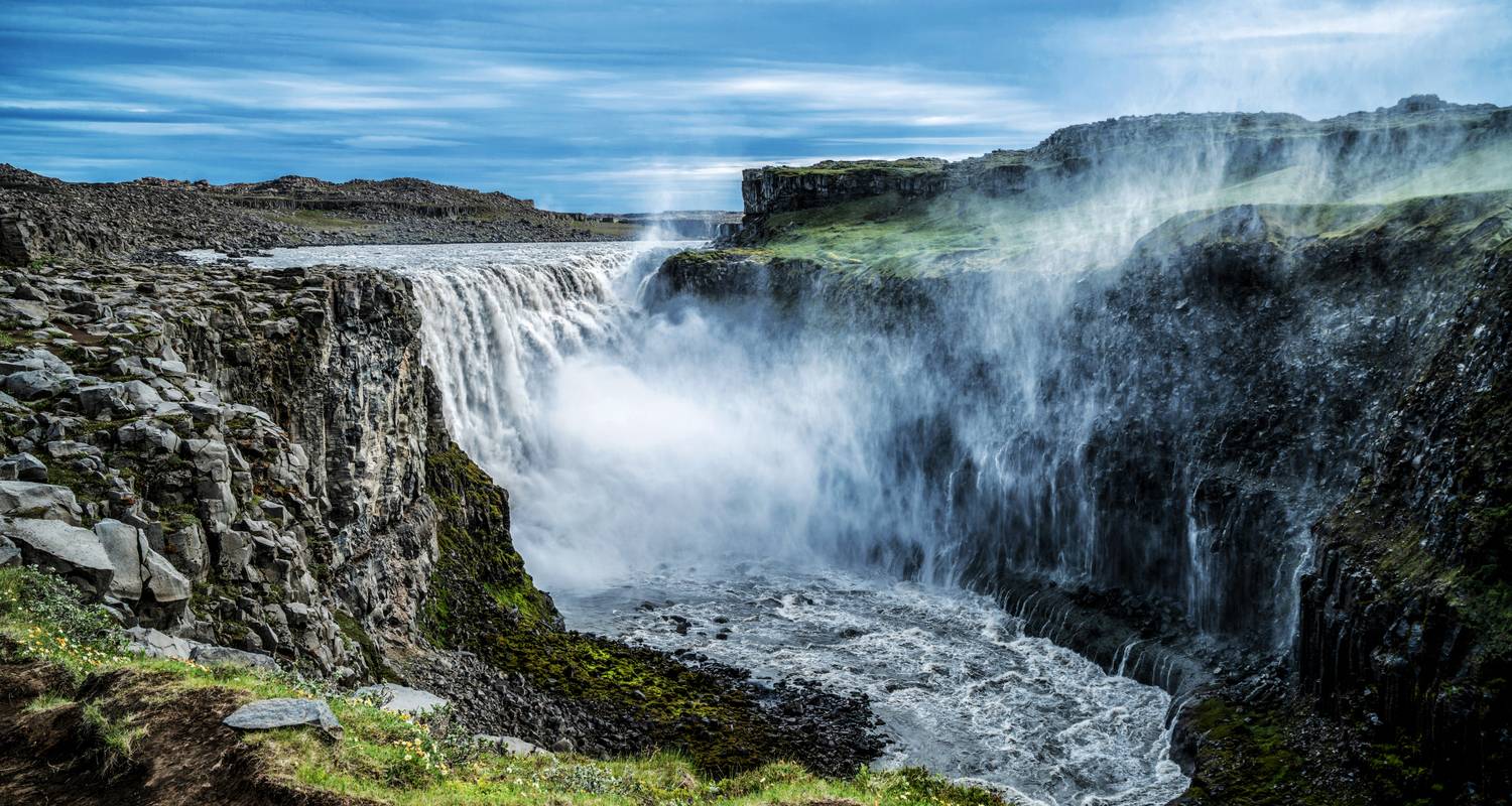 Hiking & exploring around Iceland 15 Days