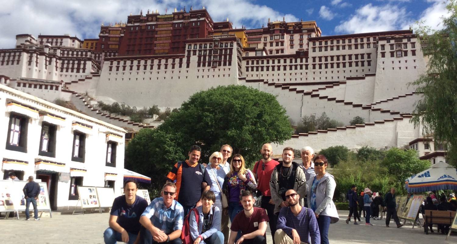 Voyages romantiques et lunes de miel en Lac Yamdrok pour les couples