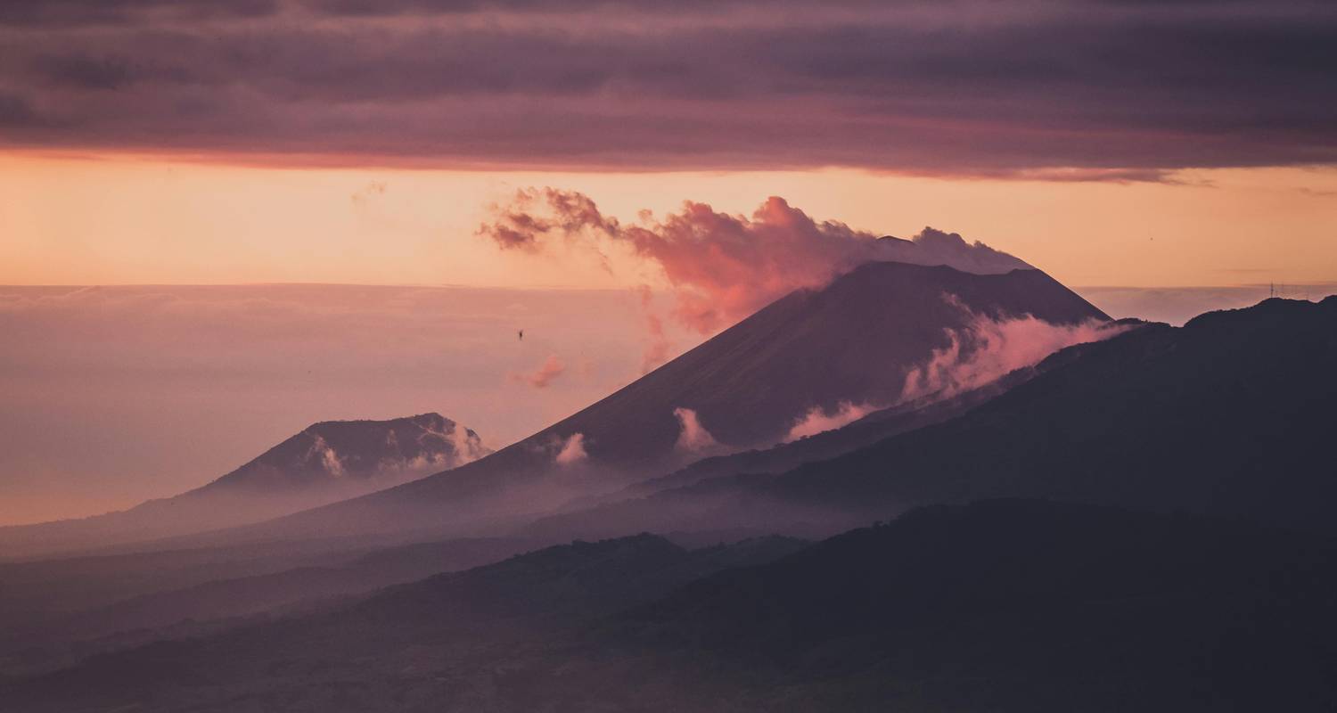 7 days Volcanic Nicaragua: An Extreme Adventure Among Peaks and Craters