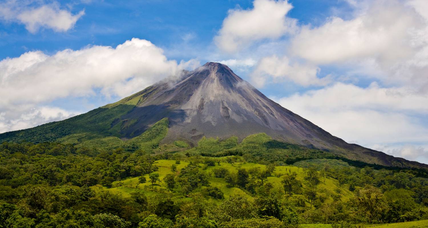 Costa Rica Volcanoes Surfing By G Adventures With 6 Tour Reviews Code Crvs Tourradar