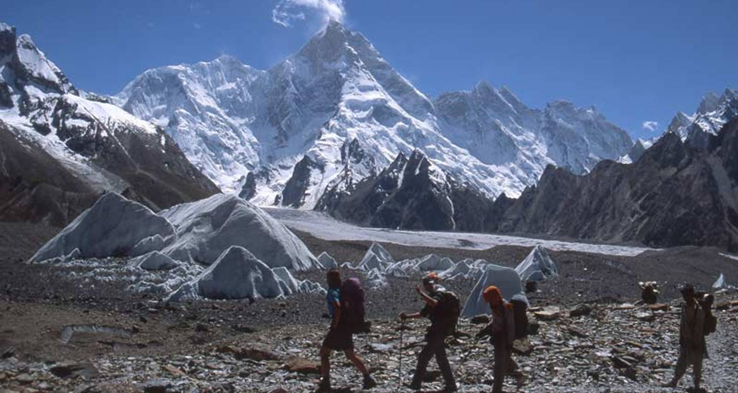 k2 trekking