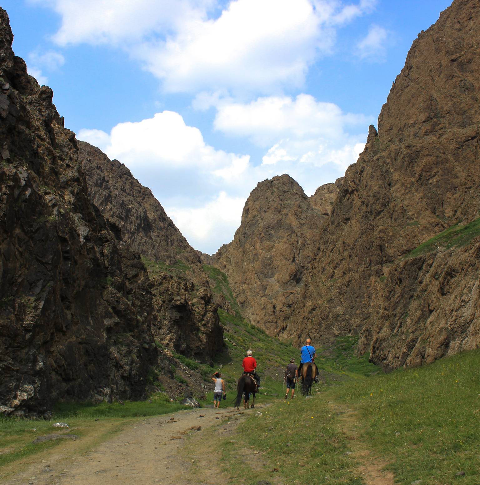 Transfer to Arvaikheer via Ikh Bogd mountain (breakfast,lunch,dinner) — Ikh Bogd