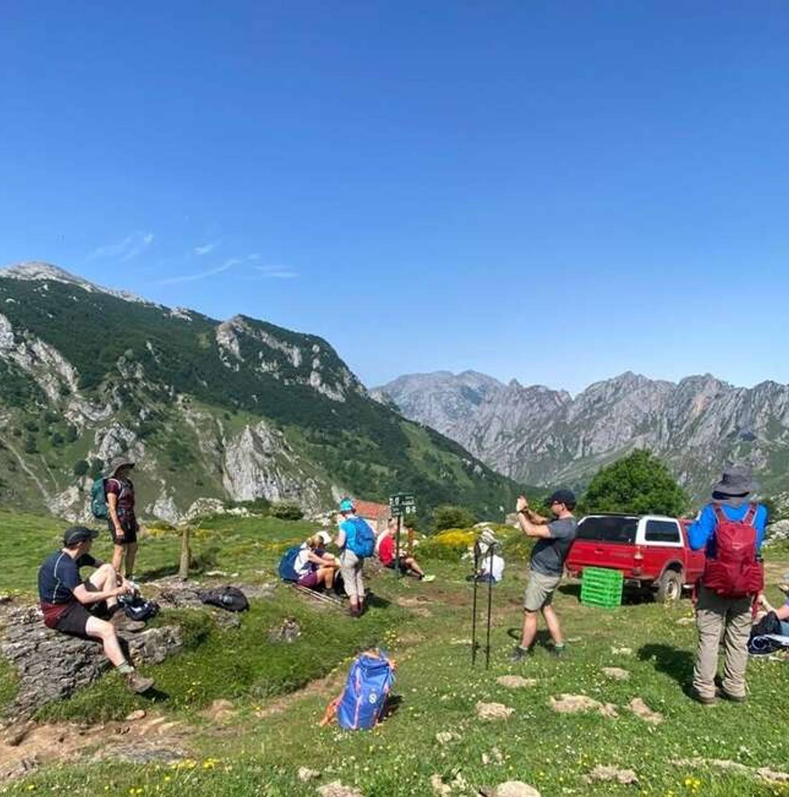 Eastern massif of Picos-Caseton de Andara Refuge and Valdediezma forest — Sotres